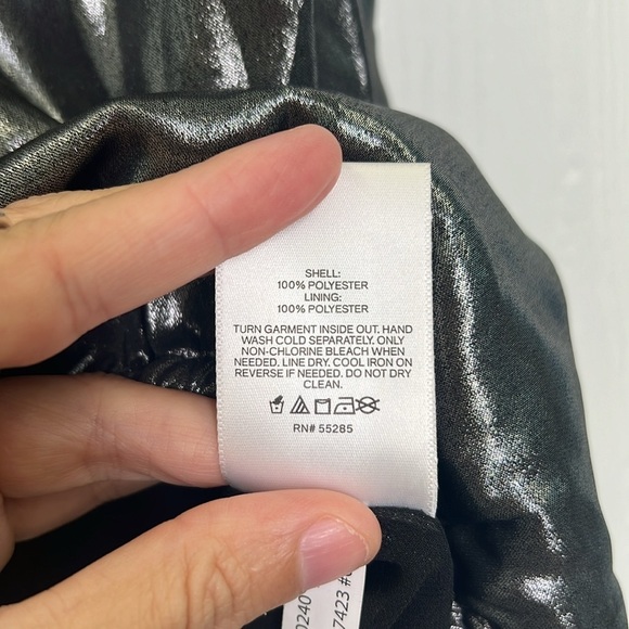 Express - NWT Metallic Silver Surplice Crossover Sleeveless Blouse Size Small - Picture 8 of 9